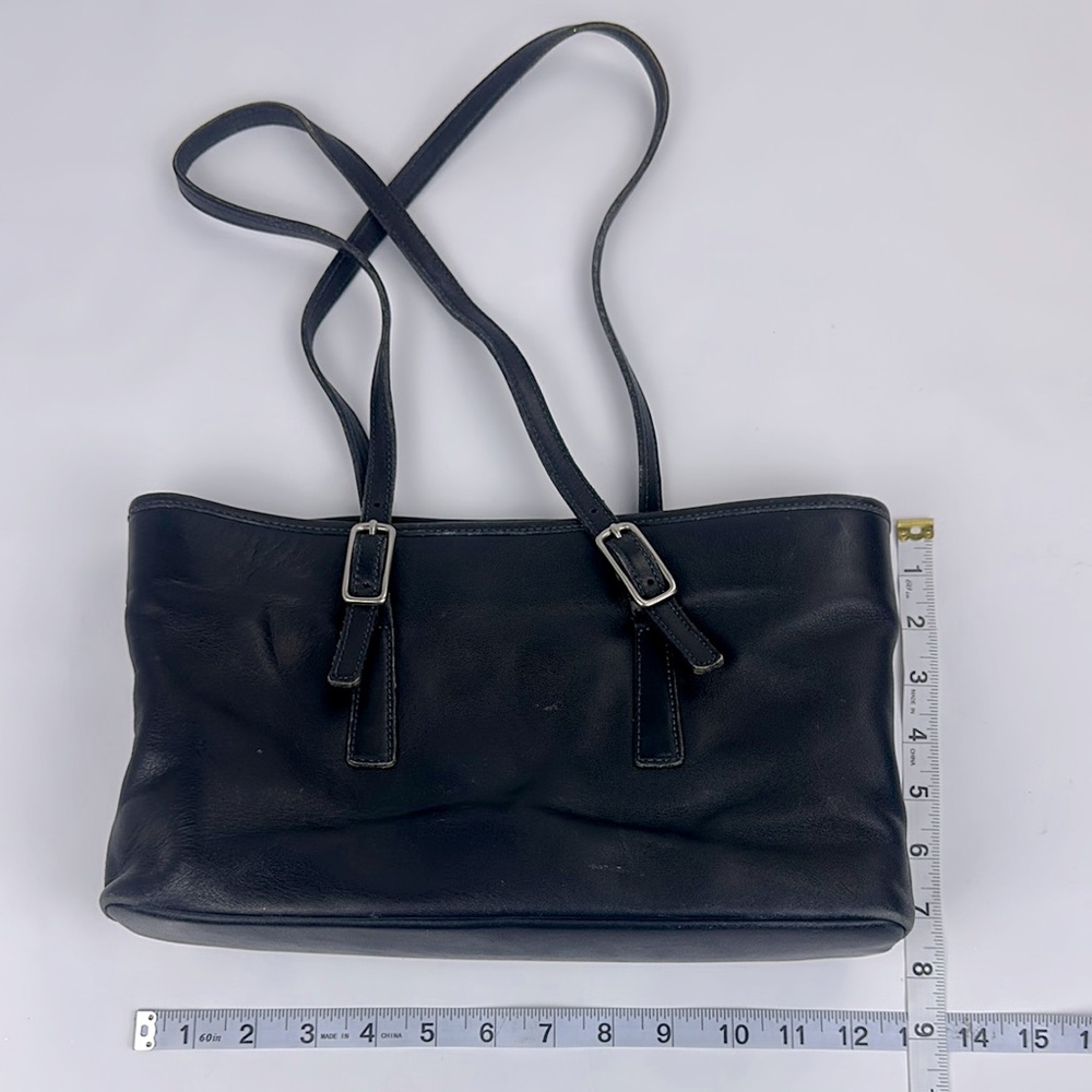 Genuine Vintage COACH Leather Shoulder Bag. Dark Navy Blue. Soft Leather.